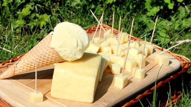 Система «Честный знак» пополнилась почти на 2,4 тысяч производителей мороженого и сыра