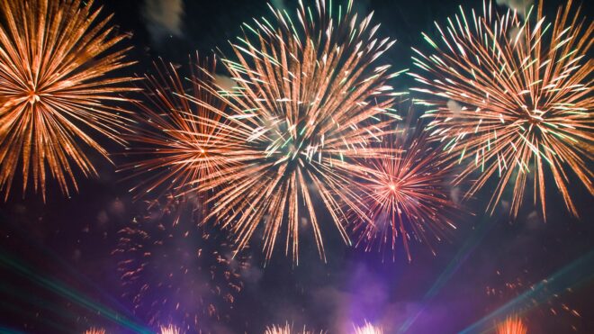 Дальневосточные таможни оформили почти вдвое больше фейерверков и новогодних свечей, чем в 2020 году